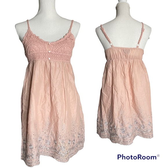 Ultra Pink Dresses & Skirts - Crochet Floral Dress NEW S Silver Embroidered Sleeveless A-Line Babydoll